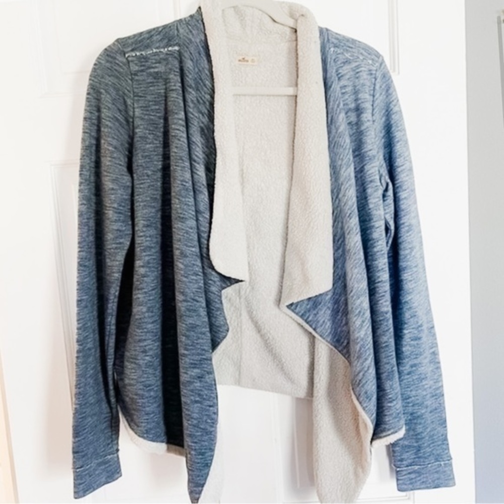 Hollister Women’s Blue Sherpa Lined Cardigan